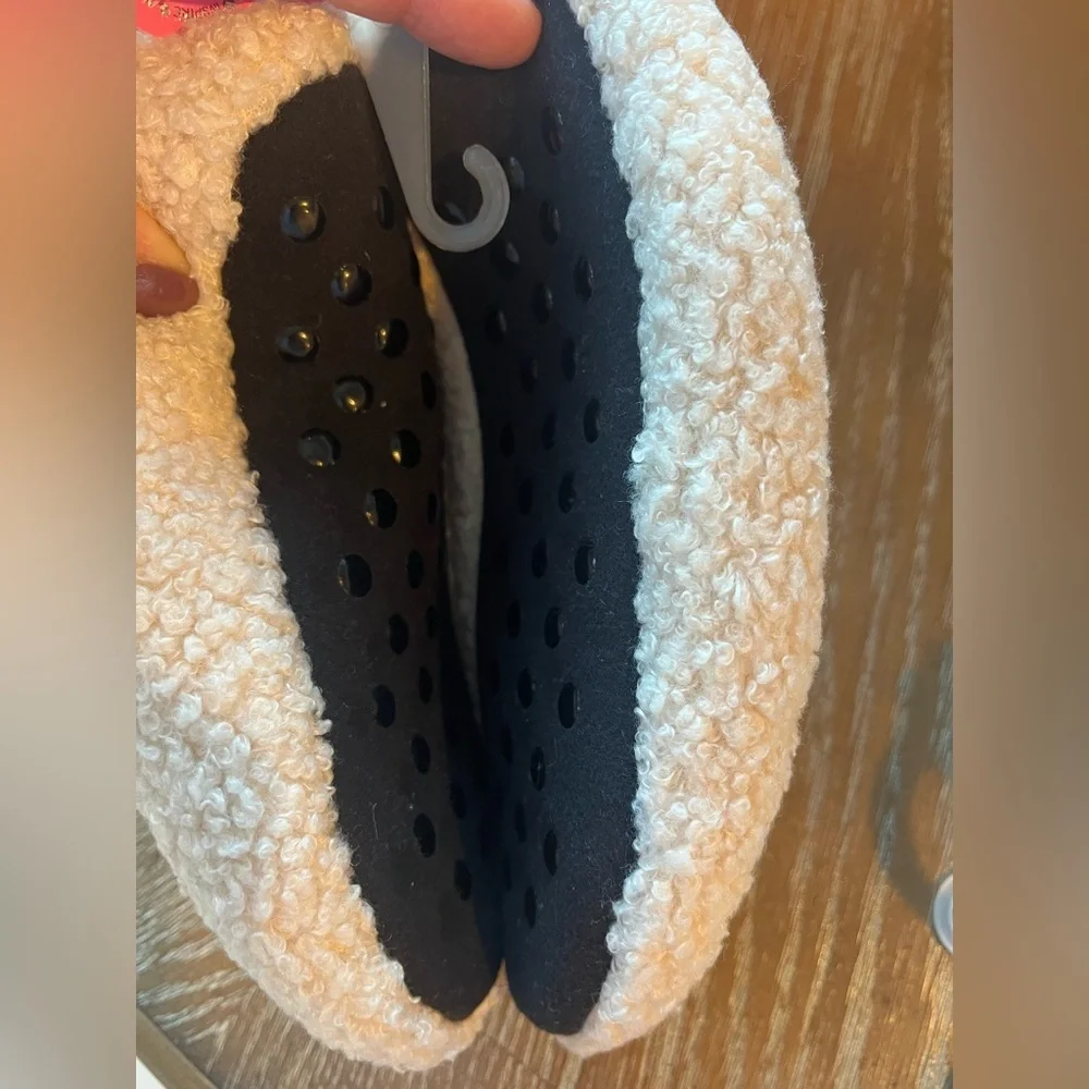 dELiA*s Kids Tan Slippers